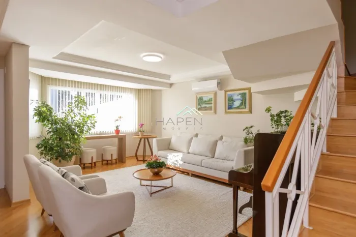 Casa à venda 4 suítes no Ahú em Curitiba