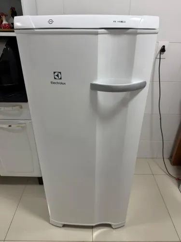 Freezer vertical Electrolux