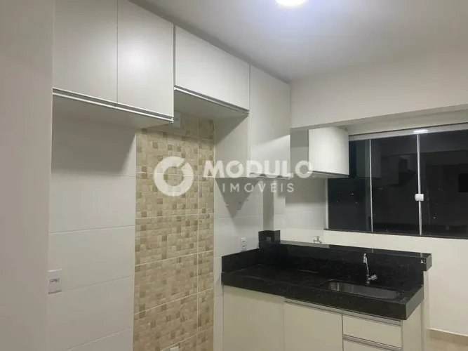 APARTAMENTO à venda, 2 quartos, 1 suíte, 2 vagas, Presidente Roosevelt - Uberlândia/MG