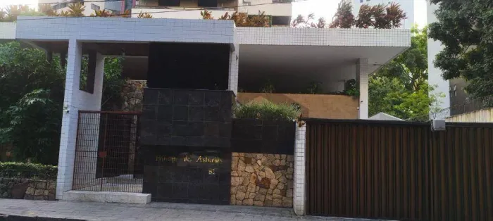 Apartamento de 290m² para alugar, com 4 quartos (2 suítes), localizado no Parnamirim, Reci