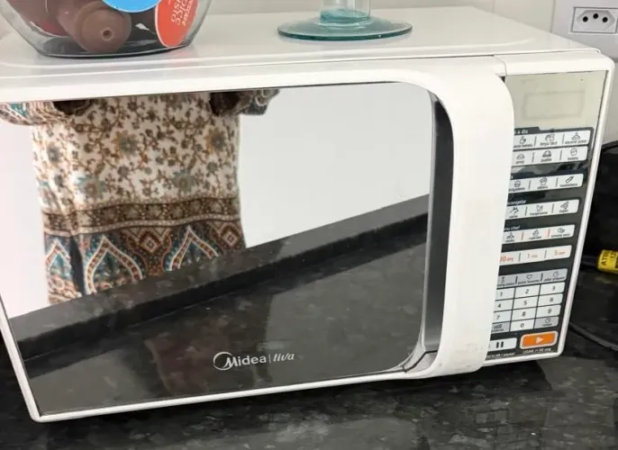 Microondas midea branco espelhado