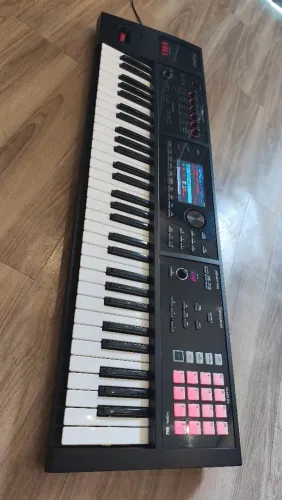 Roland FA 06 impecável