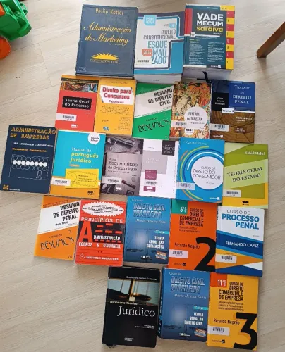 Vendendo minha biblioteca pessoal - 22 livros