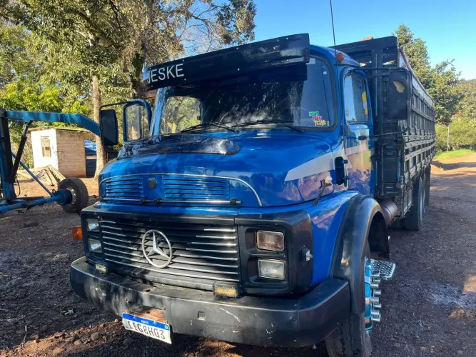 Vende se caminhão Graneleiro