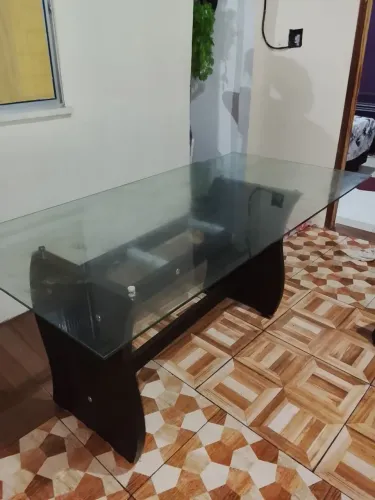 Mesa para vender com avaria.