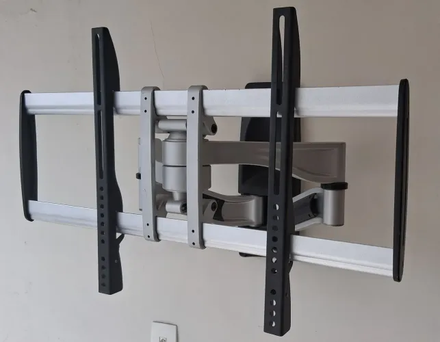 Suporte articulado Airoflex p/ TV até 65" e 50kilos. Usado em ótimo estado de conservação.