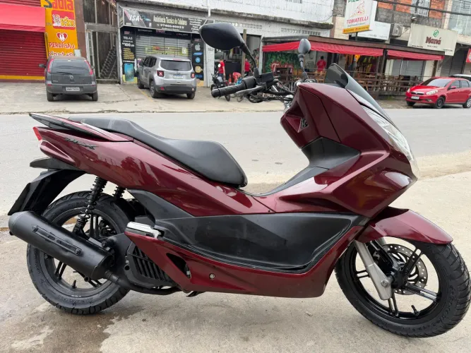 Vendo PCX em excelente estado