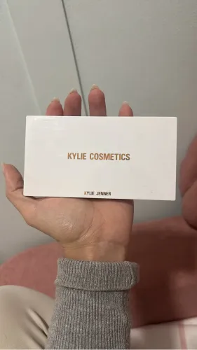 Paleta de sombras kylie cosmetics