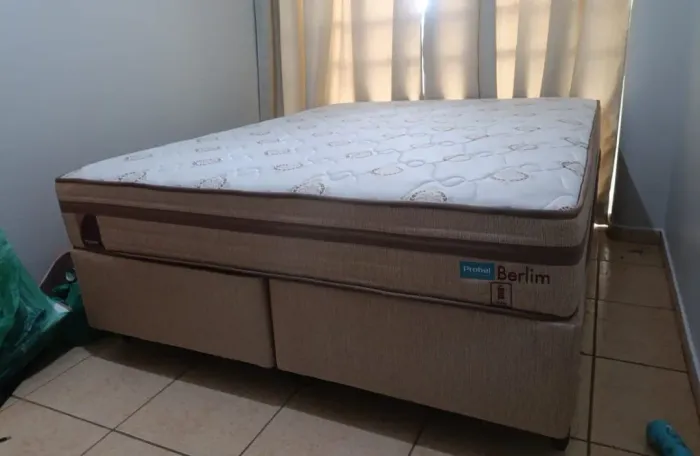 Cama box probel Queen size berlim molas ensacadas 