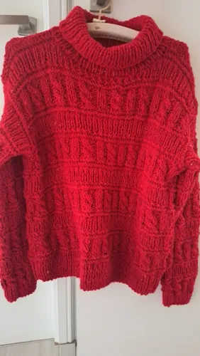 Blusa em tricô feita à mão 