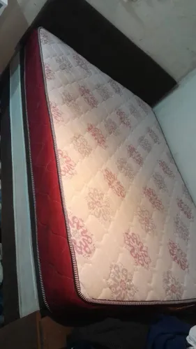 Cama+cabeceira+colchão disponível 