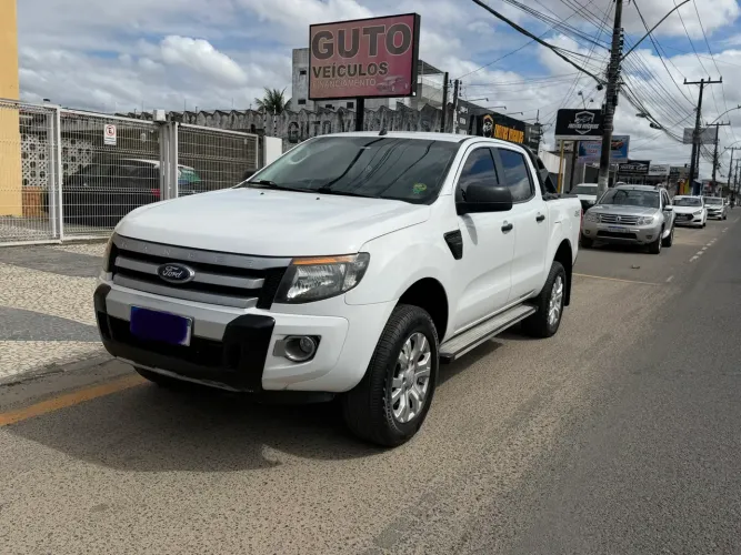 Ford Ranger XLS 2.5 16V 4X2 CD Flex 2014