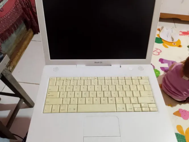iBook g4 apple