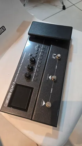 Pedaleira BOSS GX-1