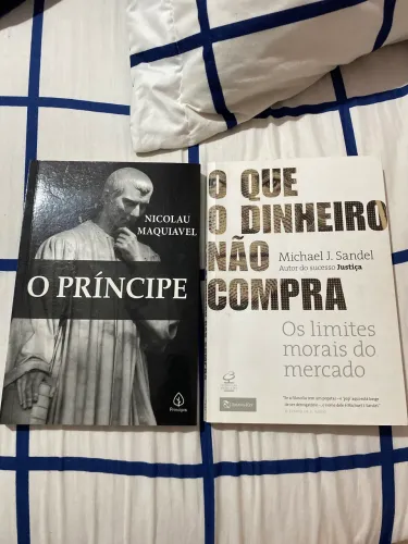 Livros "O Príncipe" e  "O que o dinheiro não compra"