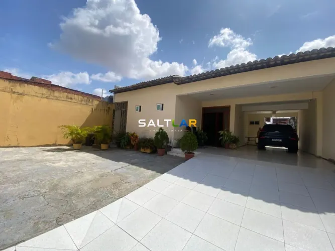 Casa com 4 dormitórios à venda, 203 m² por R$699.000,00 - Montese - Fortaleza/CE