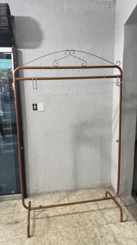 Arara para loja de roupa