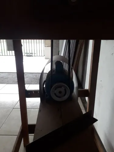 Torno para fabricar varetas de gaiolas para pássaros