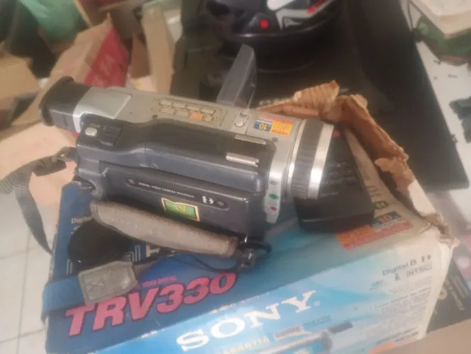 Sony Handycam DCR-TRV330 só falta bateria funcionando