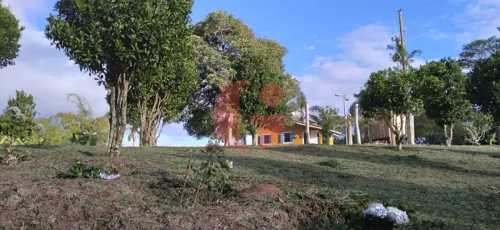 Sítio encantador à venda em Paraisópolis, com 13 alqueires e uma vista deslumbrante para a