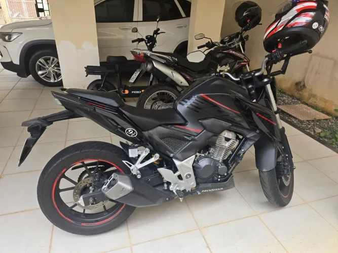 Cb300f 2023 sem golpe