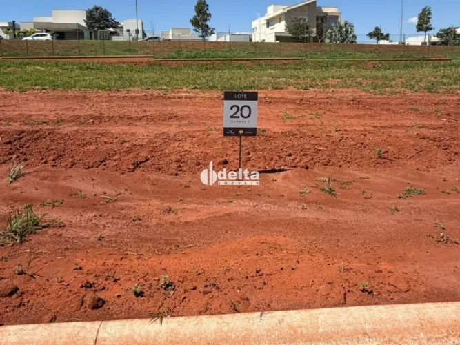Terreno disponível para venda no bairro Granja Marileusa em Uberlândia-MG