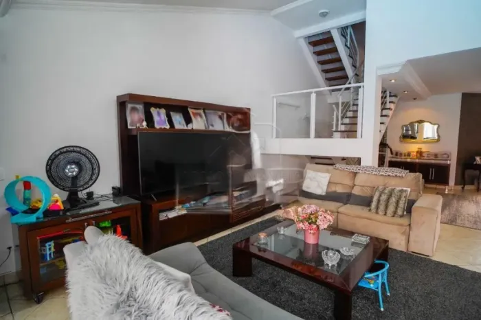 Sobrado com 03 quartos á venda ou locação no Jardim Utinga - Santo André/SP