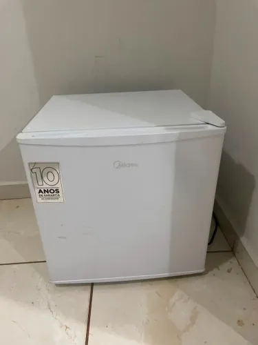Frigobar Midea 220V - Conservado