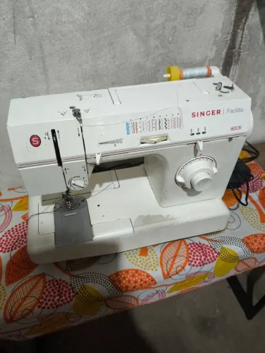 Máquina de costura 