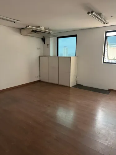 Escritório para aluguel possui 28 metros quadrados em Várzea da Barra Funda - São Paulo -