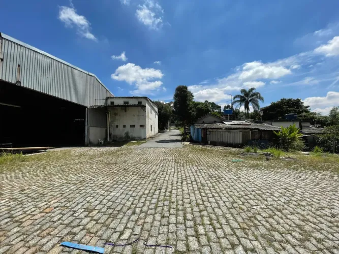ÁREA INDUSTRIAL 50.000 m² COM GALPÃO  ZONA LESTE  SÃO PAULO/SP