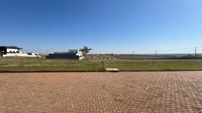 Oportunidade de terreno em condomínio em crescimento Ilha Bella/Porto Sao José - São Pedro