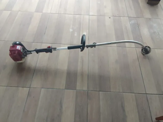 Roçadeira a gasolina