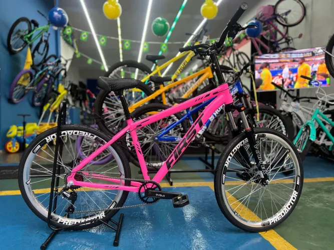 Bicicleta First estilo 015 - Rosa Neon
