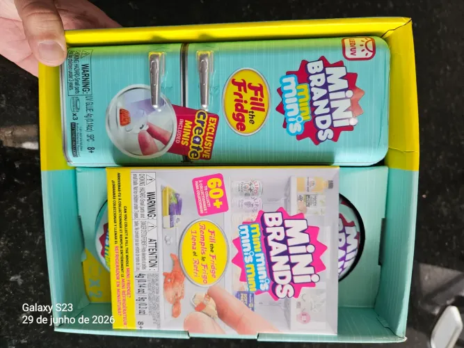 Mini Brands geladeirinha