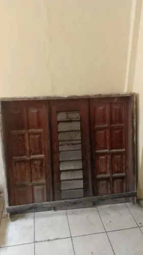 Janela de muiracatiara no ponto de envernizar