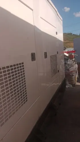 Grupo gerador 325KVA/300 KVA Motor scanja dc09 ano 2013
