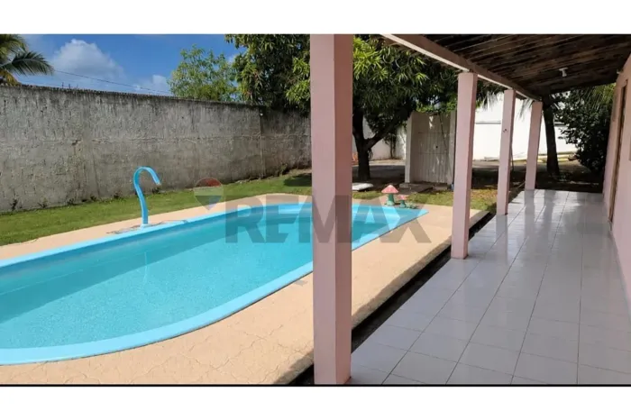 Excelente casa para locação mensal, com piscina, na Praia do Francês