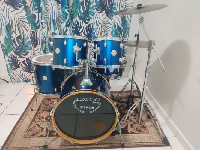Bateria X-Pro Completa com pratos