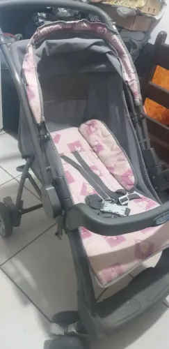 Carrinho de bebê pra sair rapido