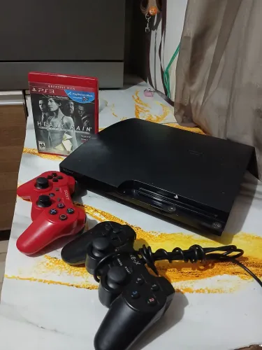 Playstation 3 impecável 2 controles e vários jogos.
