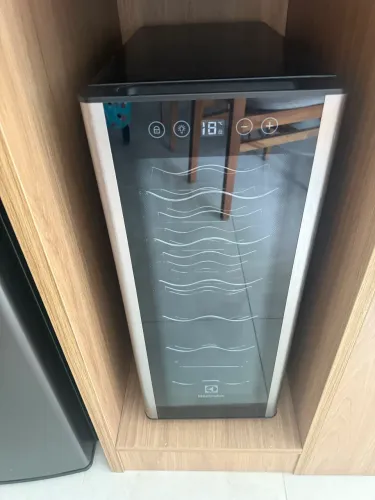 Adega Climatizada Electrolux 