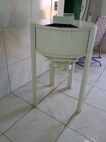 Máquina de despenar frango