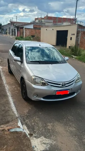 Toyota Etios XS 1.3 Flex 16V 5P Mec. 2013