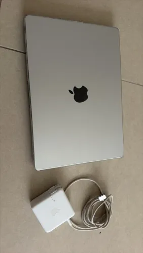 Macbook pro m1 pro 16? 32gb ram ssd 512gb