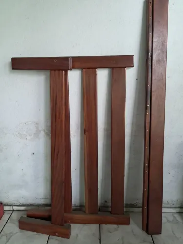 Cama de casal madeira maciça