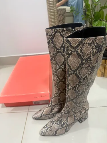 Bota Luiza Barcelos estampa cobra Couro 38