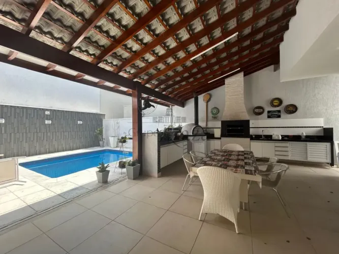 Oportunidade - Casa em Condomínio - Urbanova - Residencial Altos da Serra I - 4 Suítes - 4