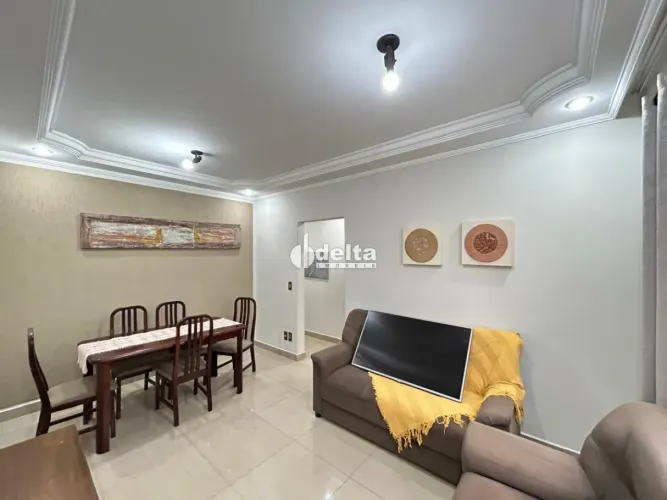 Apartamento mobiliado com 2 quartos disponível para locação no bairro Santa Mônica em Uber