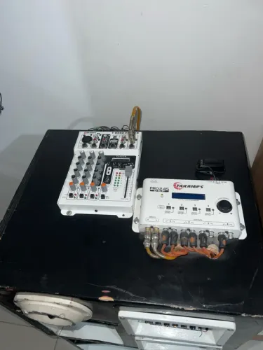 Caixa de som automotivo